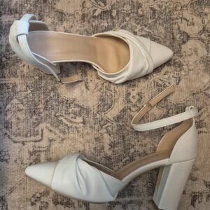 White bridal/prom shoes size 5